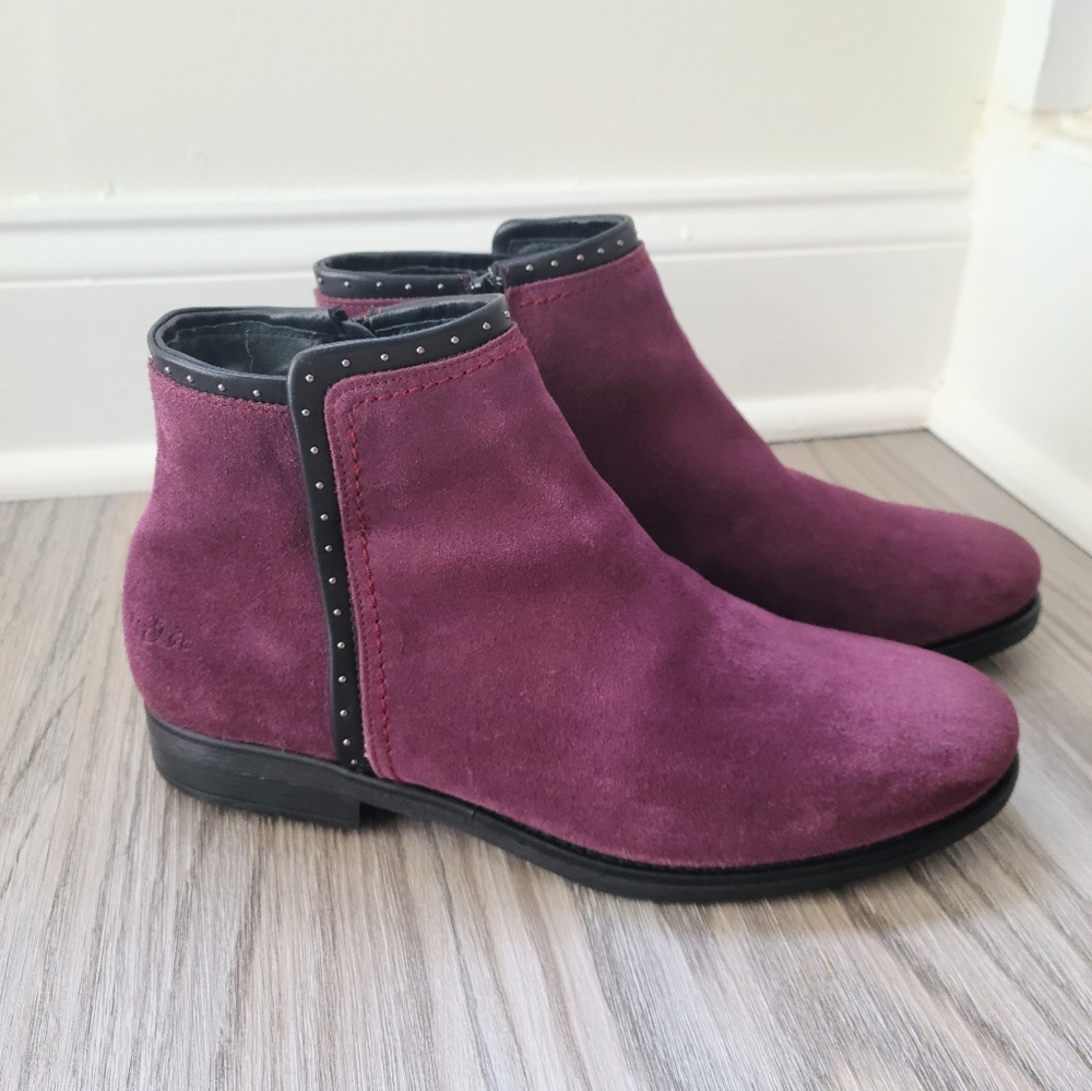 Woman's Waterproof Boots   Size 10  Med